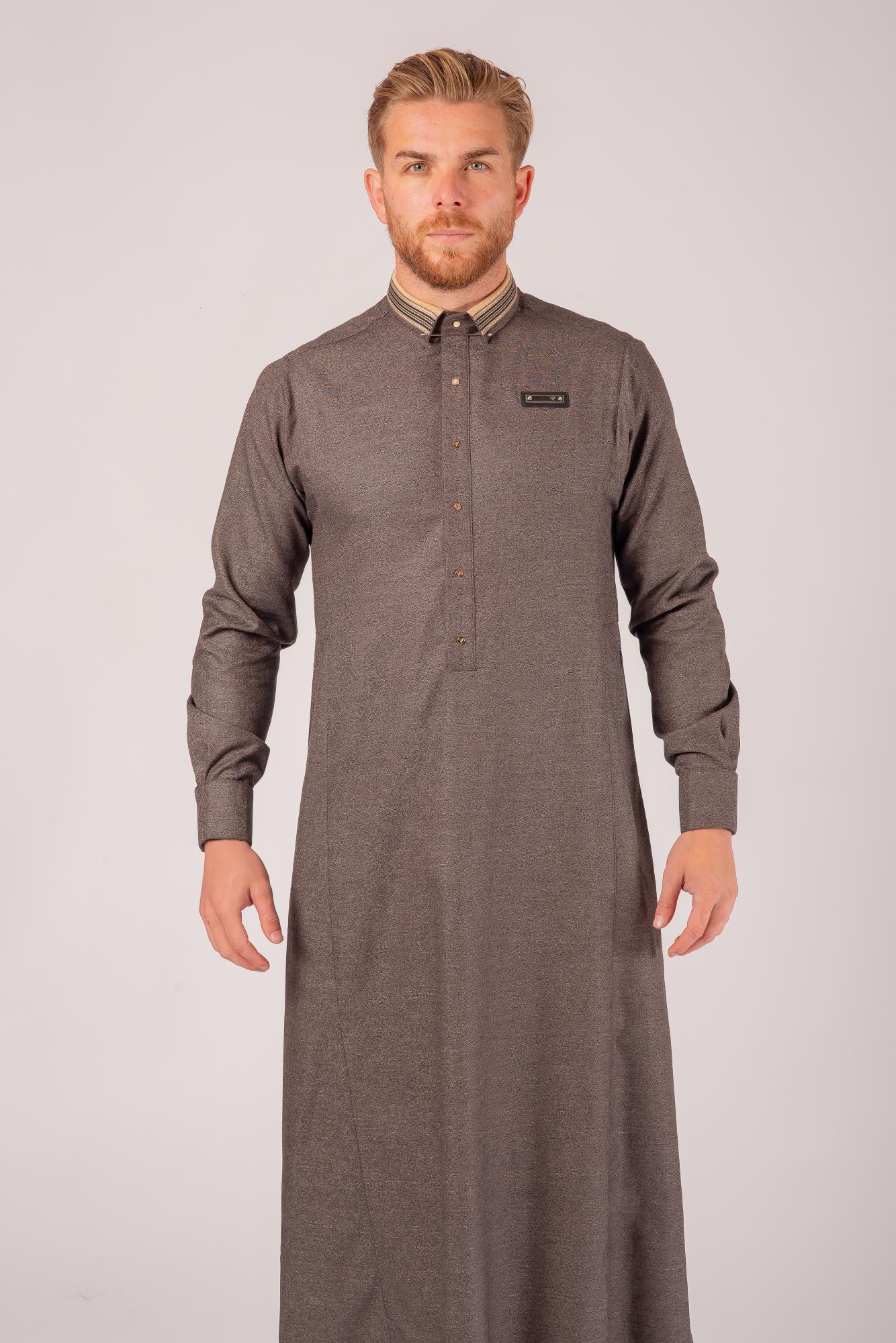 Luxury Caramel Thobe & Jubba with Sleek Design – Al Ameer