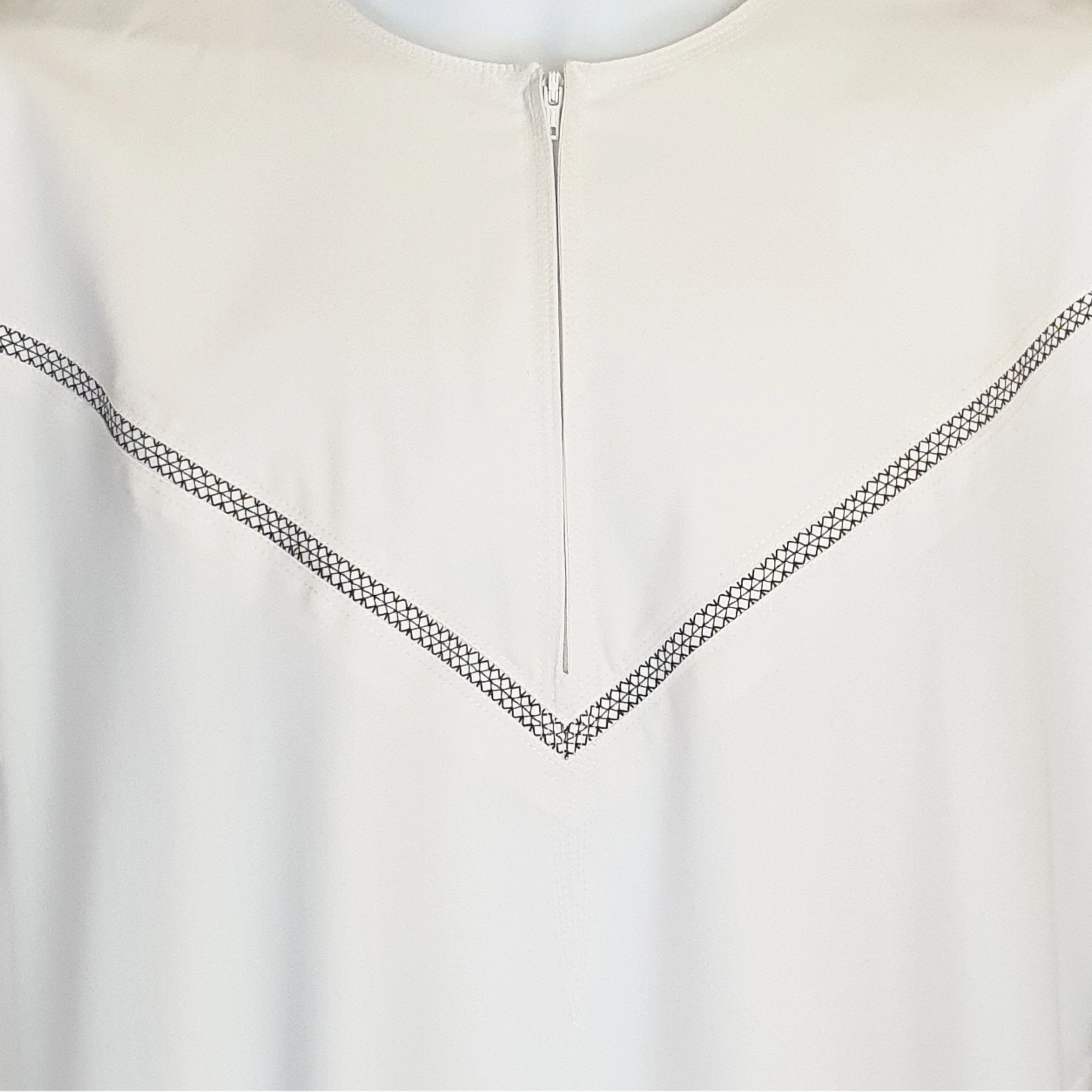 Plain round Neck Jubba Design 90018 - Image 10